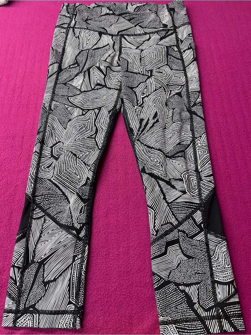 lululemon athletica Black & White Abstract Print Leggings